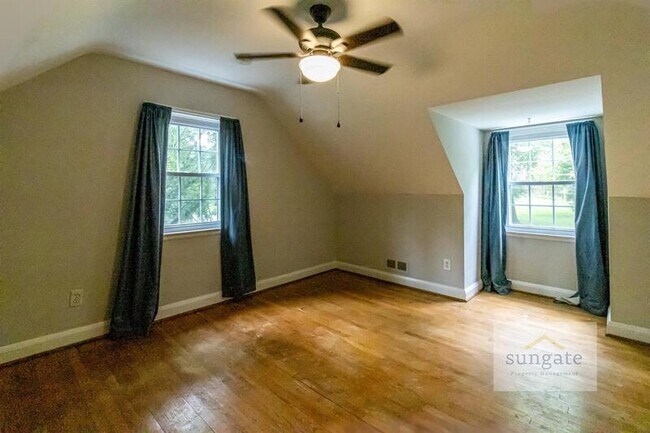 Building Photo - 326 Lincoln Ave