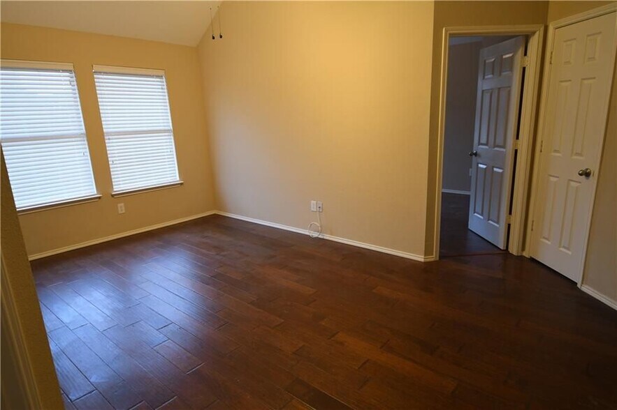 Building Photo - 5104 Blackelm Dr