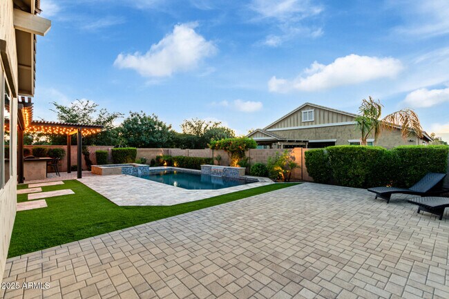 Building Photo - 20176 E Nighthawk Way
