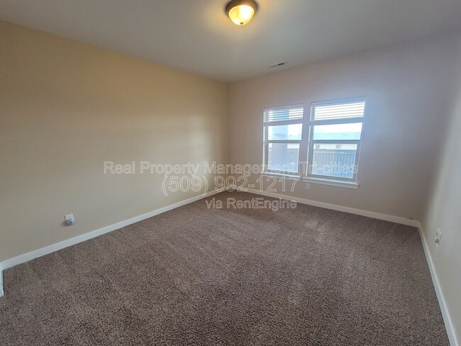 Building Photo - 2348 W 49th Ave