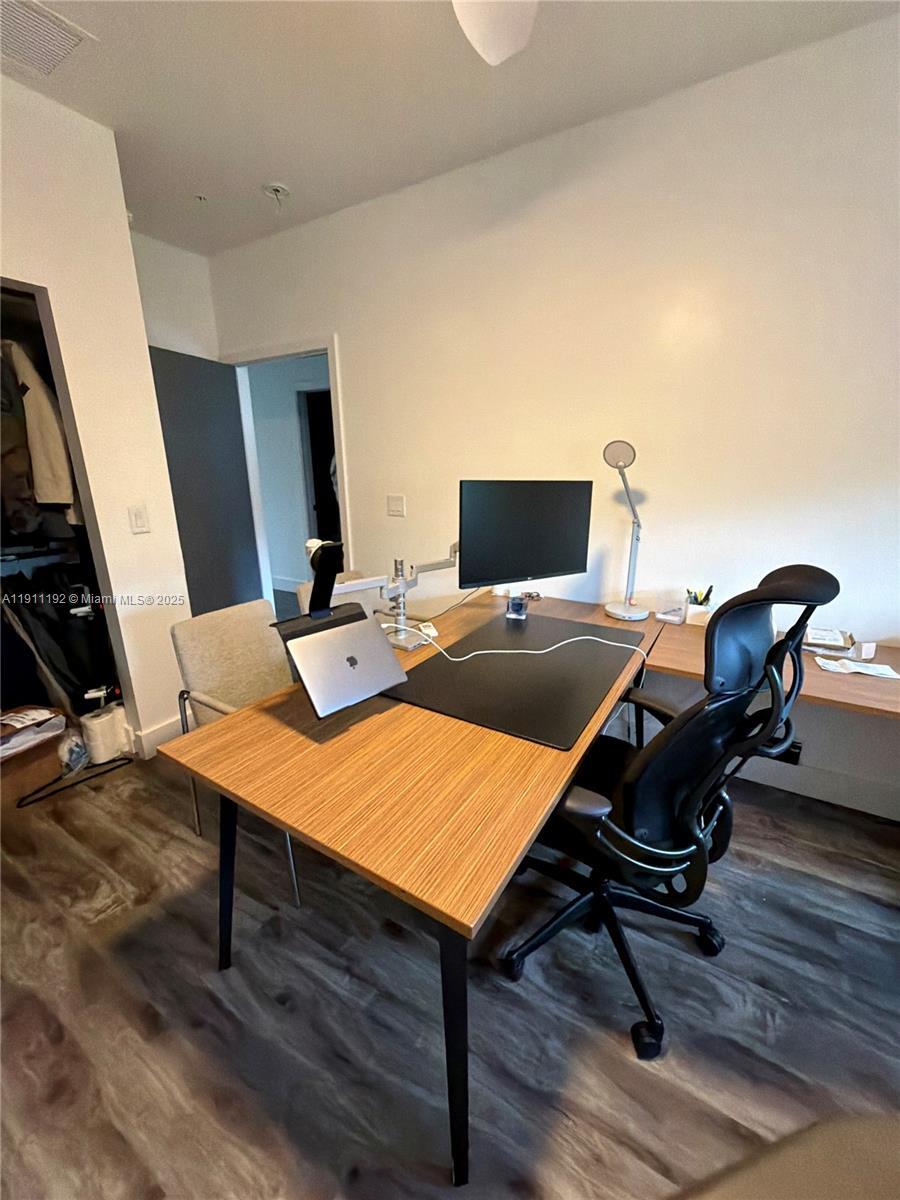 Building Photo - 913 NW 45th Ter