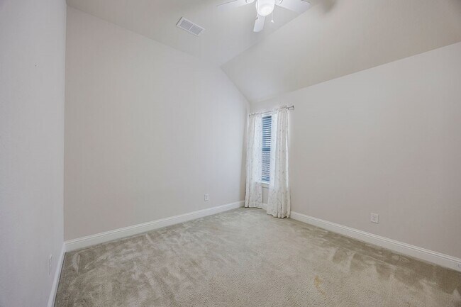 Building Photo - 15516 Mayflower Trail