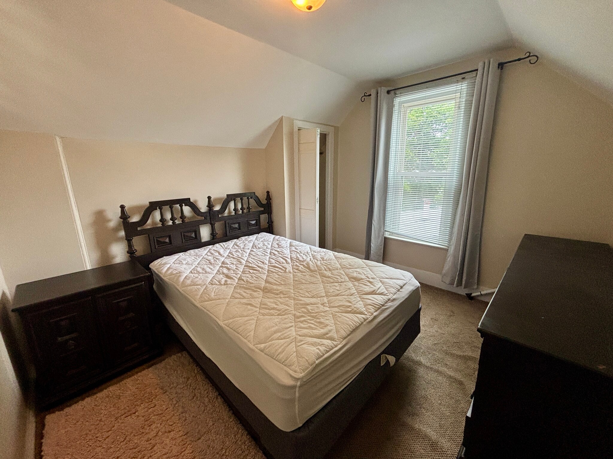 Bedroom - 606 Dewey Ave