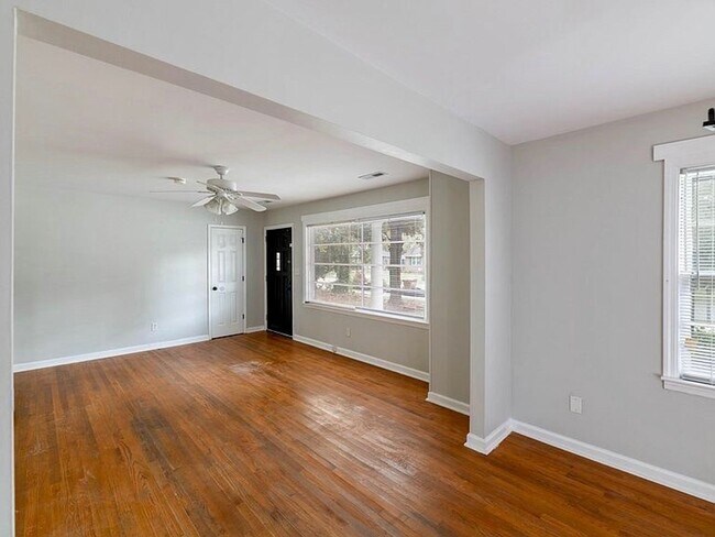 Building Photo - 4 Bedroom 2 Bath House in Lawton Bluff - James Island