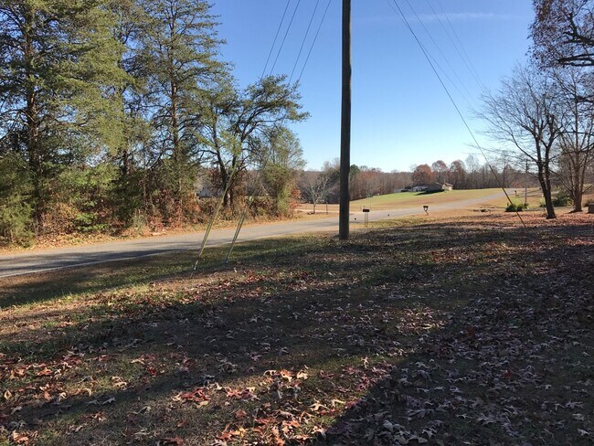 Building Photo - 3BR Home in Maiden on 1.85 Acres