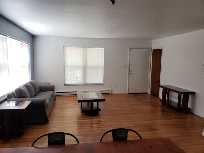 Building Photo - 3 Bedroom unit near ODU