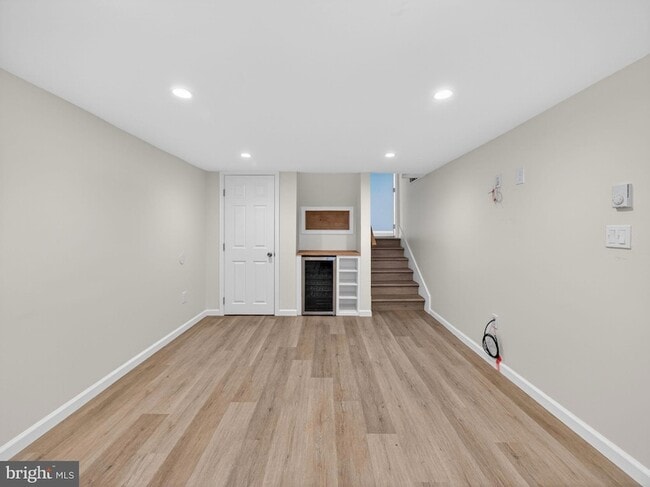 Building Photo - 1277 Beverly Rd