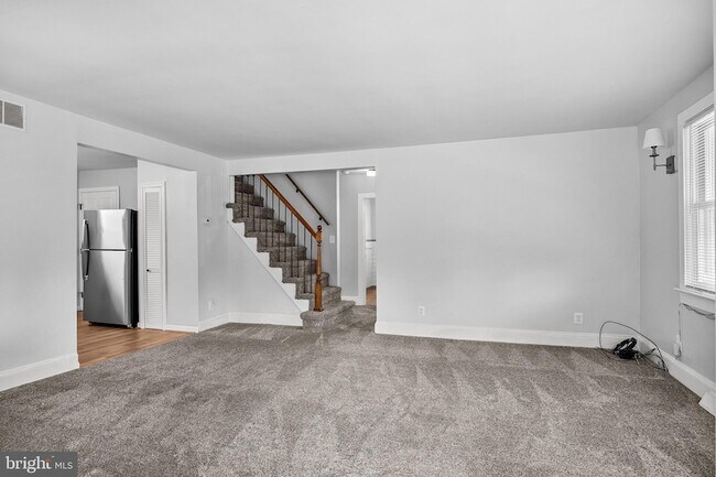 Building Photo - 505 Hazel Ave
