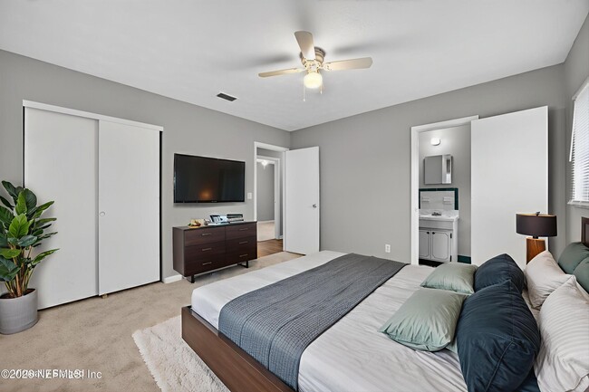 Building Photo - 8015 Jaguar Dr