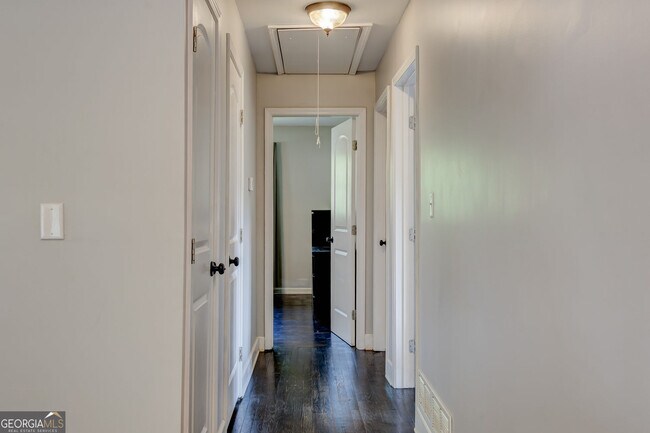 Building Photo - 1848 Winthrop Dr SE