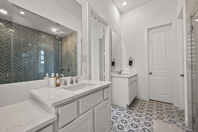 Building Photo - 5802 Reef Rdg Dr