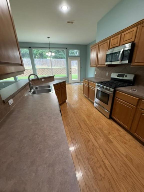 Building Photo - 625 Winding Brook Ln