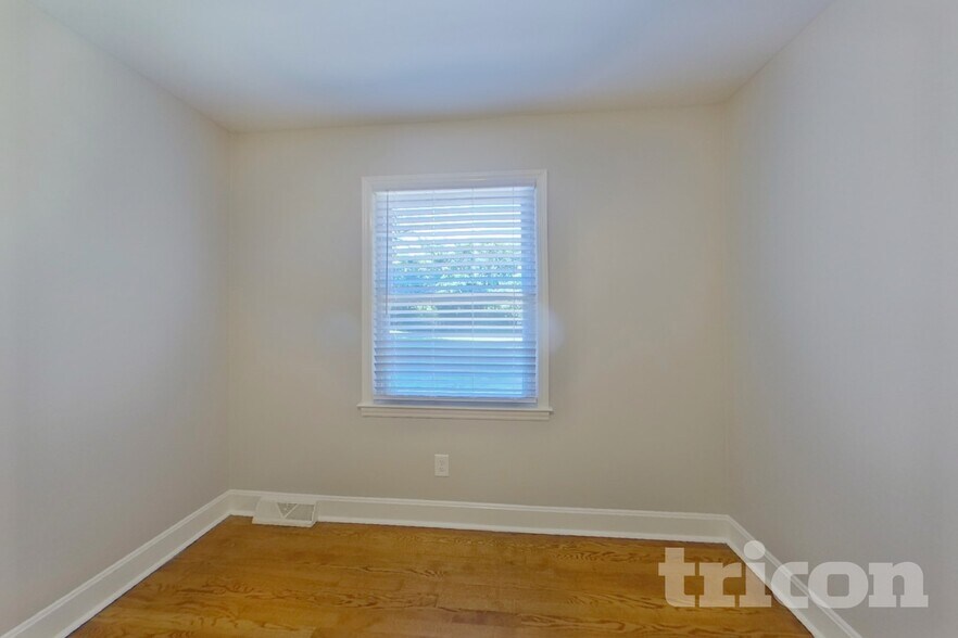 Building Photo - 7133 Starvalley Dr