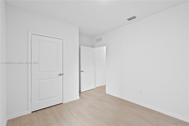 Building Photo - 5025 Armina Pl
