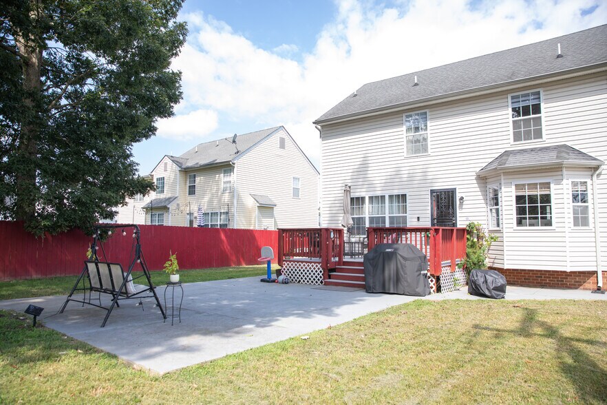 Building Photo - 9023 Jeans Grove Ln