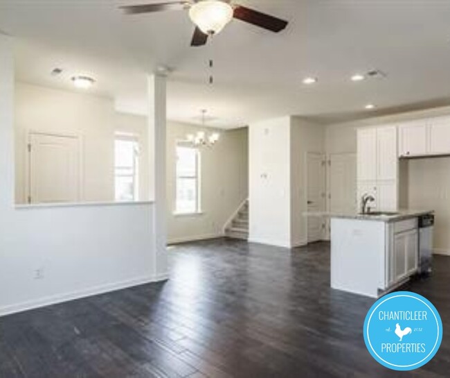 Building Photo - 5830 Crestlawn Ct