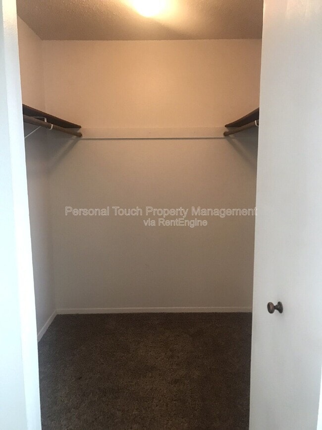 Building Photo - 440 22nd St E