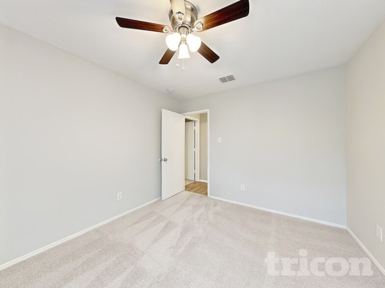 Building Photo - 1700 Bob Dr