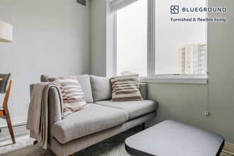 Building Photo - 6149 N Broadway