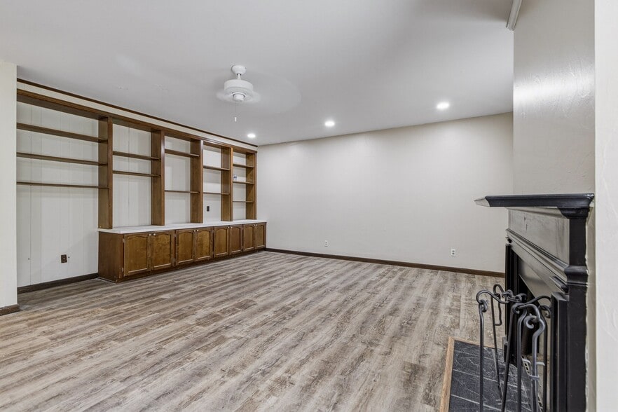 Building Photo - 103 Pecan Bayou Dr