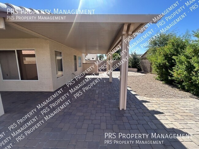 Building Photo - 718 W Constitution Dr
