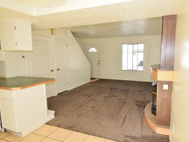 Building Photo - 1281 N 400 E