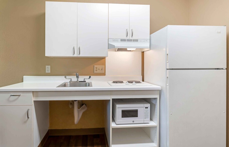 Building Photo - Furnished Studio-Chicago - Schaumburg - I-90