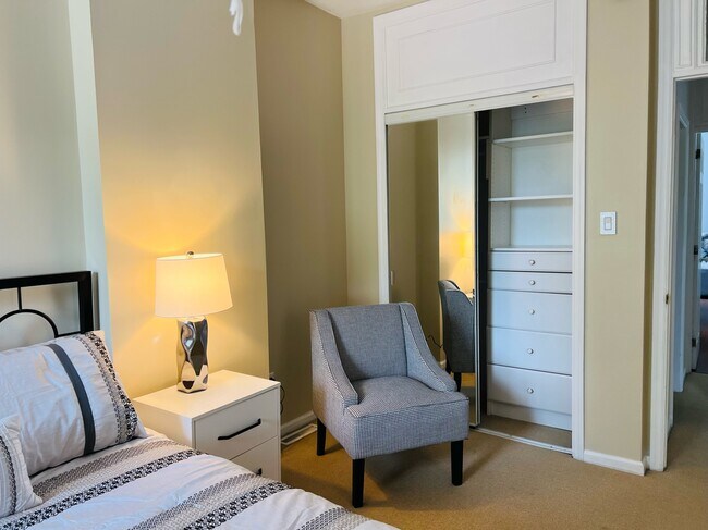 Building Photo - 178 Regent St