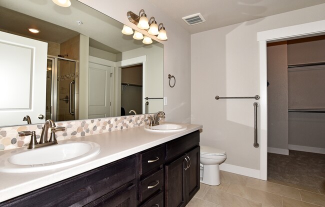 Double sink vanity and walk in closet - 6510 Crystal Downs Dr