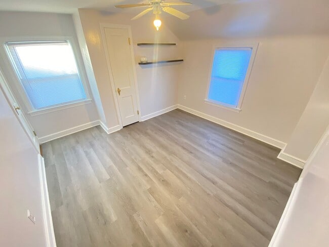 Building Photo - Charming 2 Bedroom, 1 Bath Home in West York Schools!!