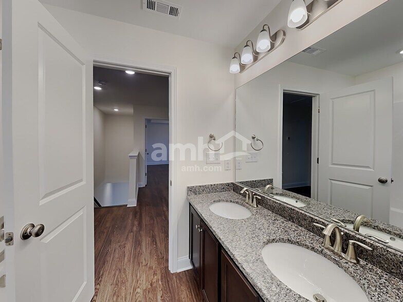 Building Photo - 4829 Chutney Dr