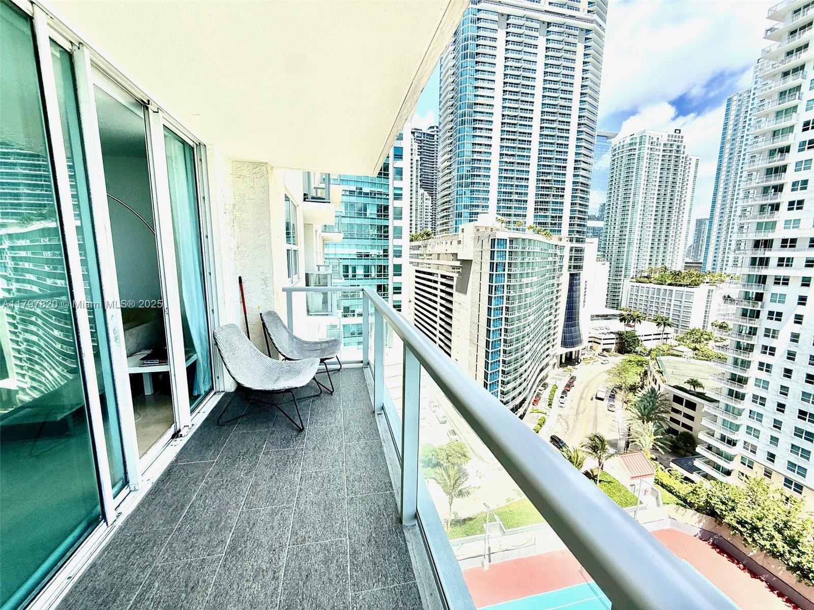 Building Photo - 1155 Brickell Bay Dr
