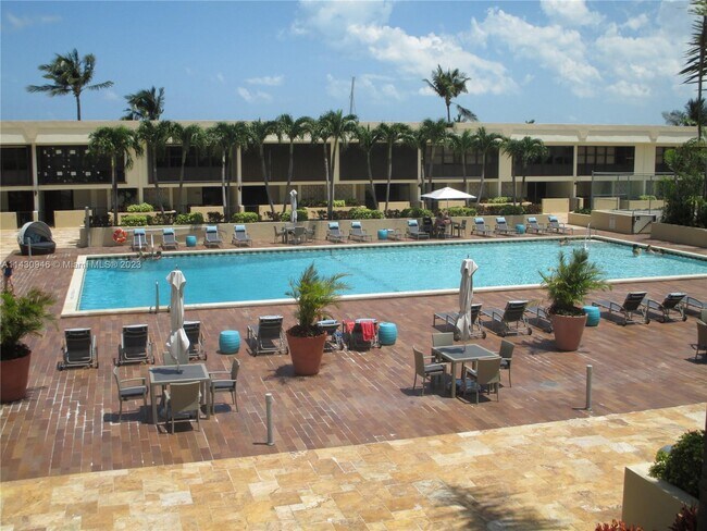 Building Photo - 1865 Brickell Ave