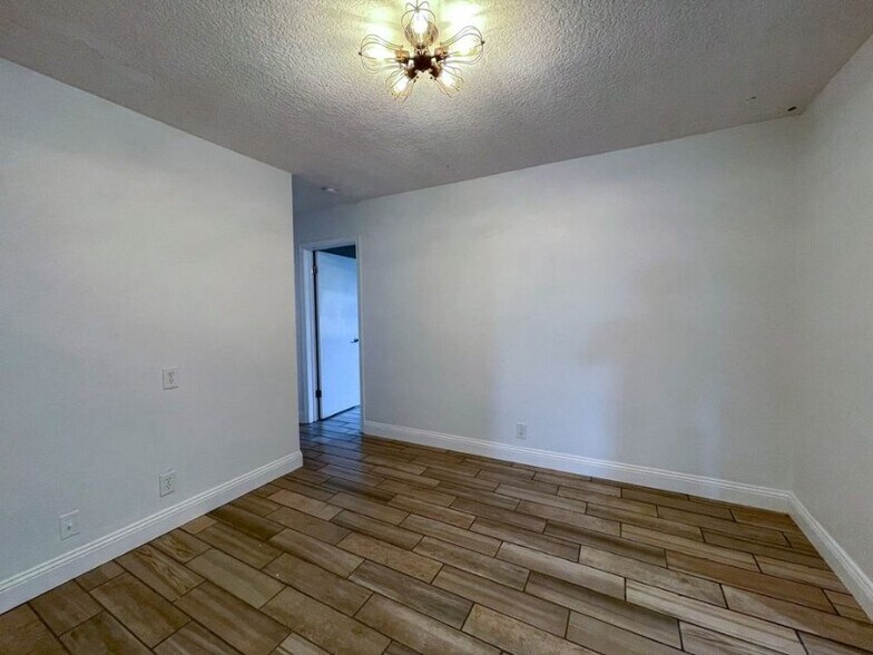 Office Space - 6006 NW 68th Ter