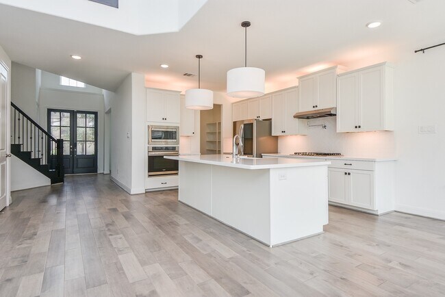 Building Photo - 18251 Winding Willow Oak Way