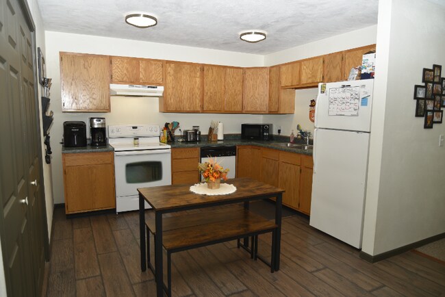Building Photo - 3360 Patti Dr