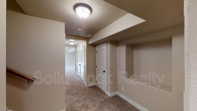 Building Photo - 1145 Antrim Loop