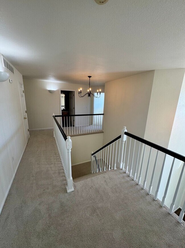 Building Photo - 4 Bed / 4 Bath Dream Home in the Hills at ...