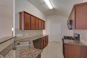 Building Photo - 2635 Silky Ct