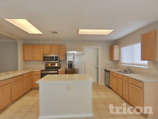 Building Photo - 7807 Encanto Vis Dr