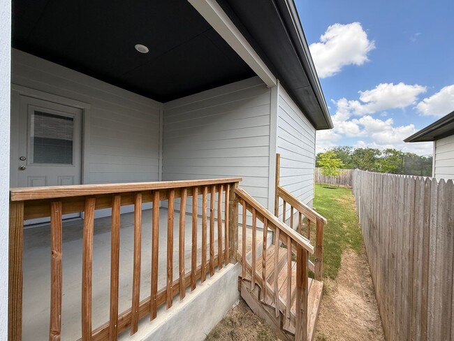 Building Photo - 359 Nespral Dr