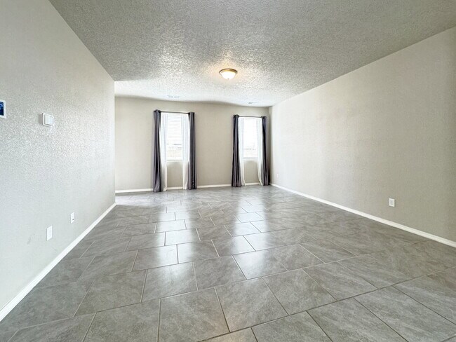 Building Photo - New 4 BR Home in Great Neighborhood!