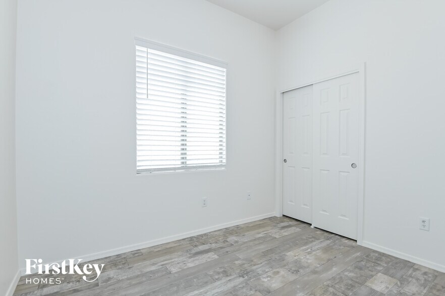 Building Photo - 11549 W Amber Stone Dr