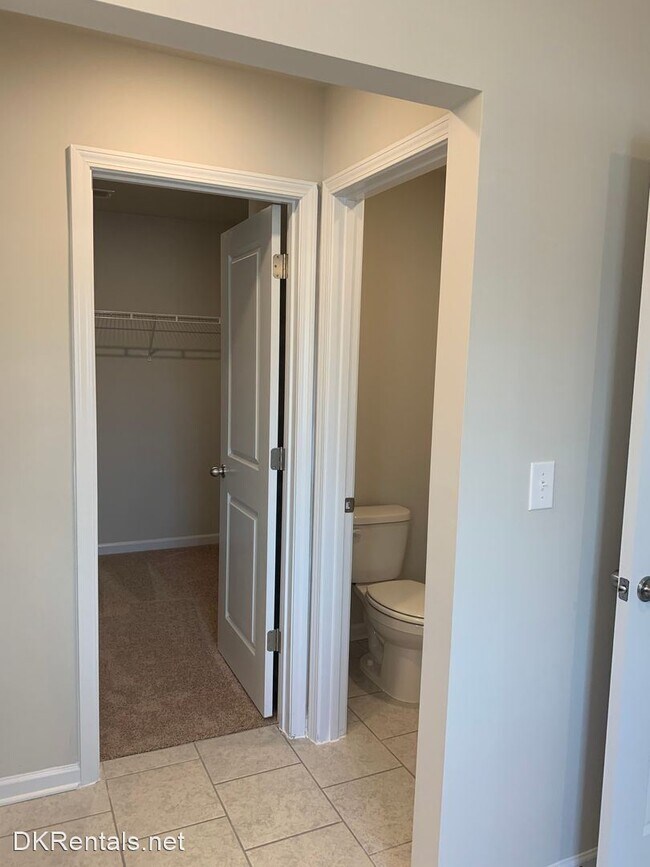 Building Photo - 3 br, 2.5 bath House - 1518 Ashbrooke Trace