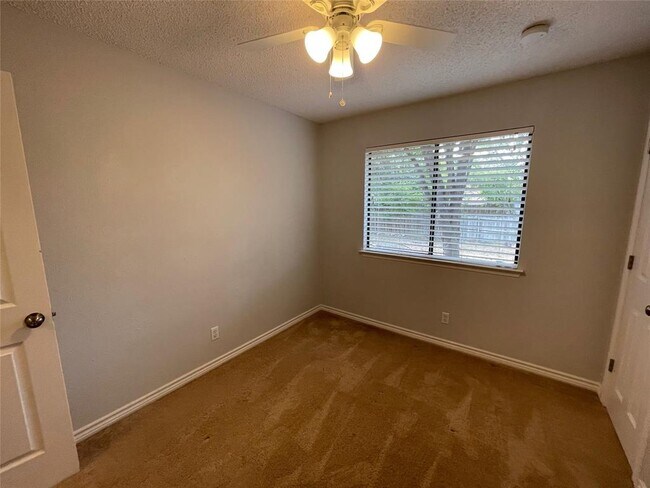 Building Photo - 8408 Dixon Dr