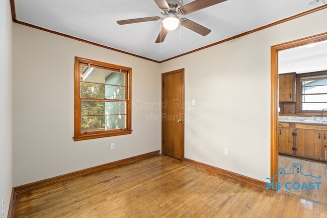 Building Photo - 2050 North Dr