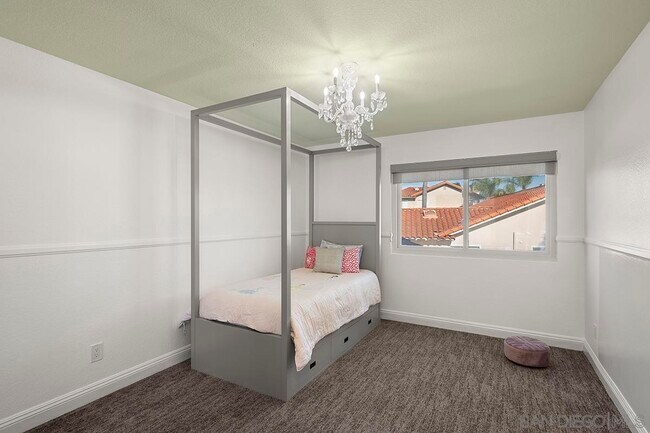 Building Photo - 376 Canyon Ridge Dr