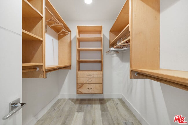 Building Photo - 5439 Carpenter Ave