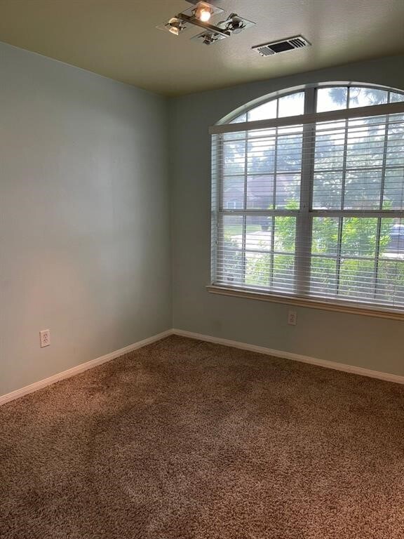 Building Photo - 14622 Vaughnville Dr