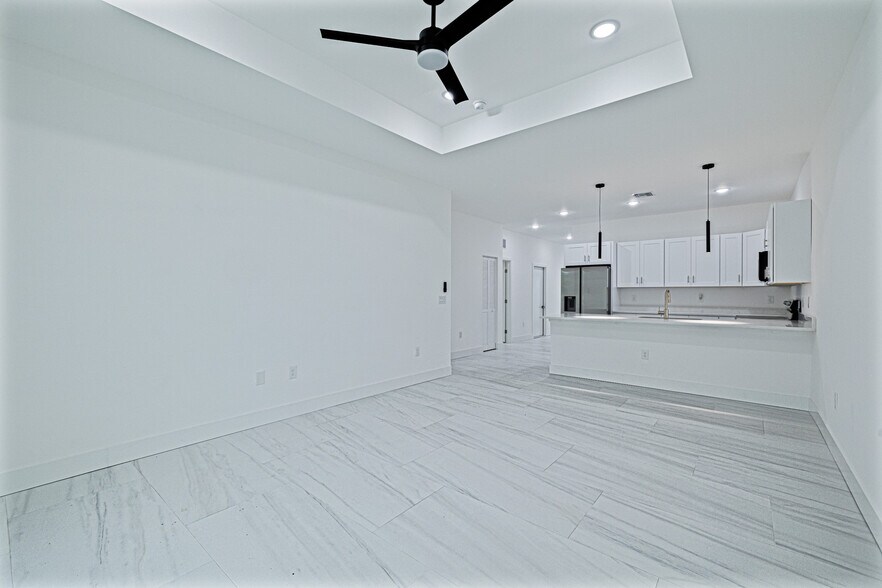 Building Photo - 5125 24th St SW